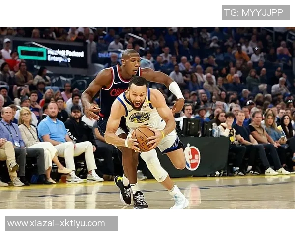 小卡全能表现助力球队攻防兼备21投11中斩获27分5篮板5助攻 小卡全能表现助力球队攻防兼备21投11中斩获27分5篮板5助攻