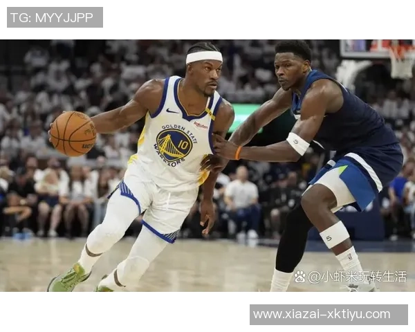 爱德华兹谈与兰德尔的默契配合新赛季展现更多精彩瞬间